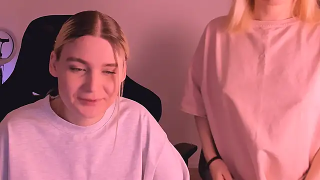 hotblonds online show from December 2024 02:36:02 PM