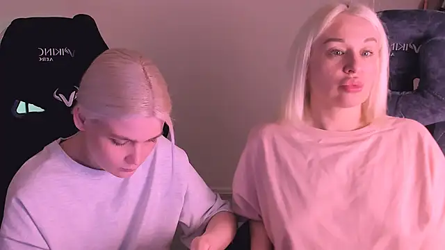 hotblonds online show from January 2025 05:26:02 PM