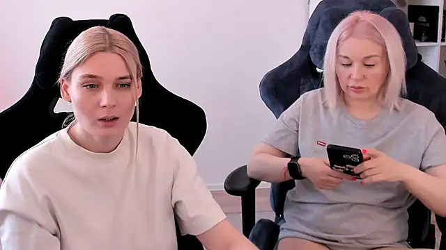 hotblonds online show from March 2025 10:03:01 AM