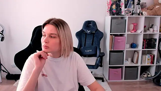 hotblonds online show from March 2026 11:25:02 AM