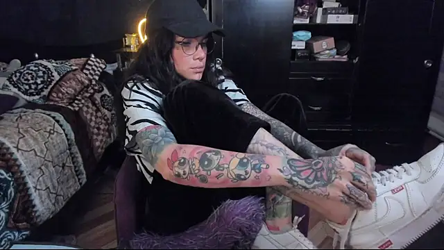 Lilmarieee online show from January 2025 01:00:01 AM