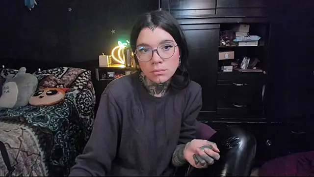 Lilmarieee online show from February 2025 09:27:02 PM