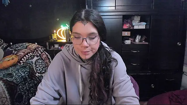 Lilmarieee online show from February 2025 09:53:02 PM