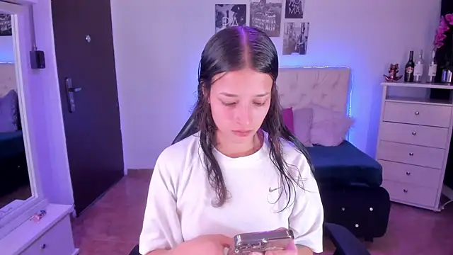 Snapshot of Amaia_Daniells chatting on January 2025 06:17:01 AM Amaia Daniells online show from January 2025 06:17:01 AM