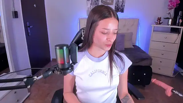 Snapshot of Amaia_Daniells chatting on February 2025 03:53:01 AM Amaia Daniells online show from February 2025 03:53:01 AM