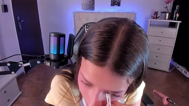 Snapshot of Amaia_Daniells chatting on February 2025 04:05:01 AM Amaia Daniells online show from February 2025 04:05:01 AM