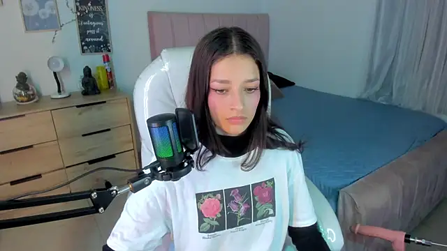 Snapshot of Amaia_Daniells chatting on February 2025 04:10:01 AM Amaia Daniells online show from February 2025 04:10:01 AM