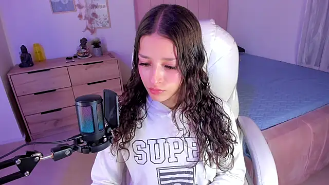 Snapshot of Amaia_Daniells chatting on March 2025 03:37:02 AM Amaia Daniells online show from March 2025 03:37:02 AM