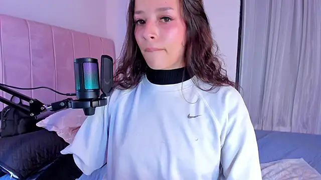 Snapshot of Amaia_Daniells chatting on March 2025 06:16:02 AM Amaia Daniells online show from March 2025 06:16:02 AM