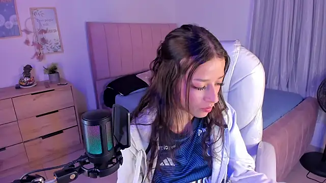 Snapshot of Amaia_Daniells chatting on March 2025 03:36:02 AM Amaia Daniells online show from March 2025 03:36:02 AM