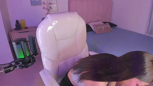 Snapshot of Amaia_Daniells chatting on March 2025 03:30:02 AM Amaia Daniells online show from March 2025 03:30:02 AM