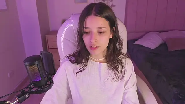 Snapshot of Amaia_Daniells chatting on September 2025 04:06:02 AM Amaia Daniells online show from September 2025 04:06:02 AM