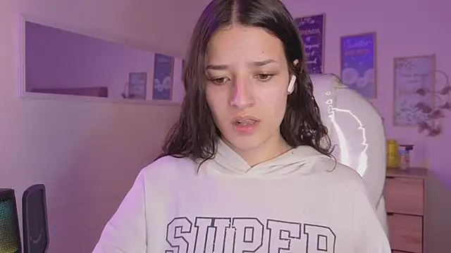 Snapshot of Amaia_Daniells chatting on October 2025 03:53:01 AM Amaia Daniells online show from October 2025 03:53:01 AM