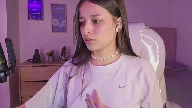 Snapshot of Amaia_Daniells chatting on November 2025 04:11:02 AM Amaia Daniells online show from November 2025 04:11:02 AM