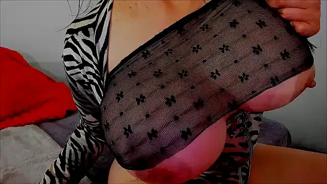 Conny hot3 online show from January 2025 02:14:02 PM