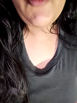 Annerae online show from November 2025 03:17:02 PM