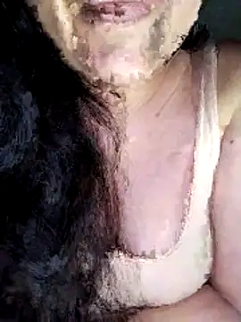 Snapshot of Annerae chatting on February 2026 03:54:02 PM Annerae online show from February 2026 03:54:02 PM