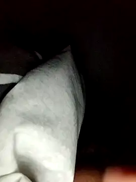 Snapshot of Annerae chatting on February 2026 04:27:02 PM Annerae online show from February 2026 04:27:02 PM