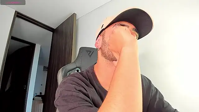 Snapshot of imferrer chatting on December 2024 09:57:01 PM imferrer online show from December 2024 09:57:01 PM