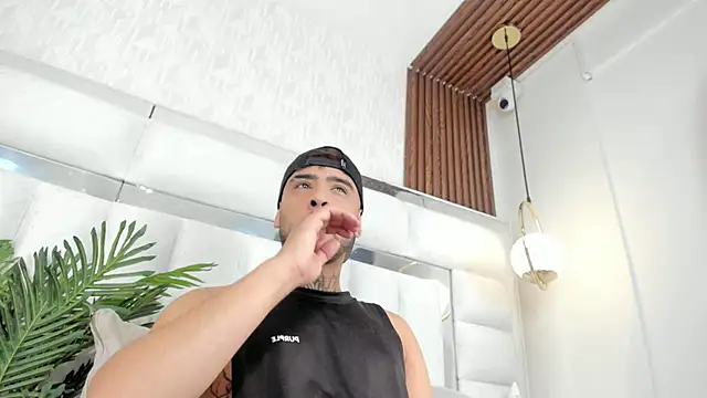 Snapshot of imferrer chatting on November 2025 08:32:01 PM imferrer online show from November 2025 08:32:01 PM