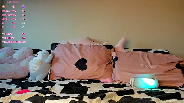 Snapshot of YaraAveiri chatting on February 2025 02:10:02 PM YaraAveiri online show from February 2025 02:10:02 PM