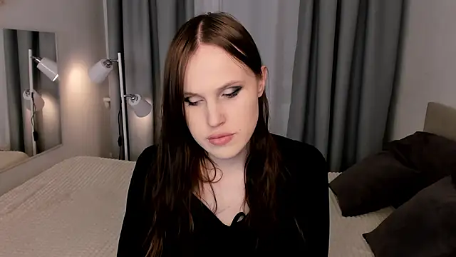 EffieMinki online show from April 2026 08:48:01 PM