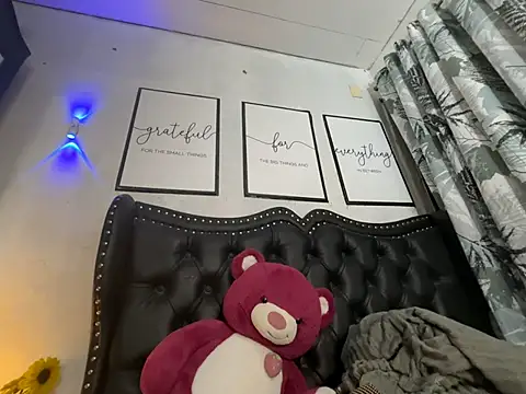 Miss Deliciousness online show from March 2026 06:24:02 PM