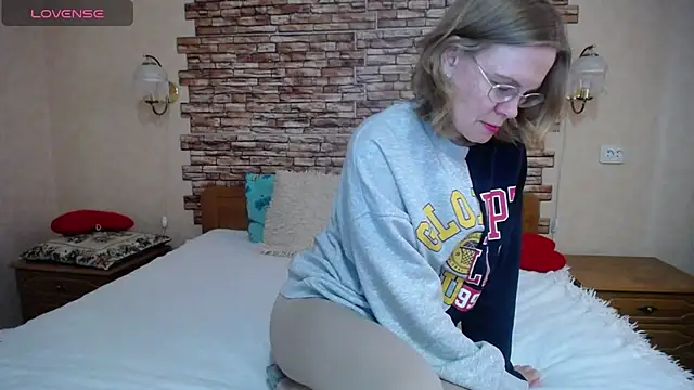 Snapshot of BlondyBabySweet chatting on May 2026 03:52:01 PM BlondyBabySweet online show from May 2026 03:52:01 PM