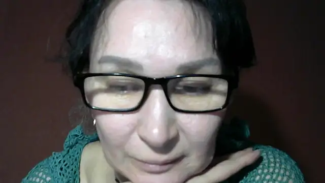 Snapshot of PrettyAndWild chatting on April 2026 03:33:02 PM PrettyAndWild online show from April 2026 03:33:02 PM