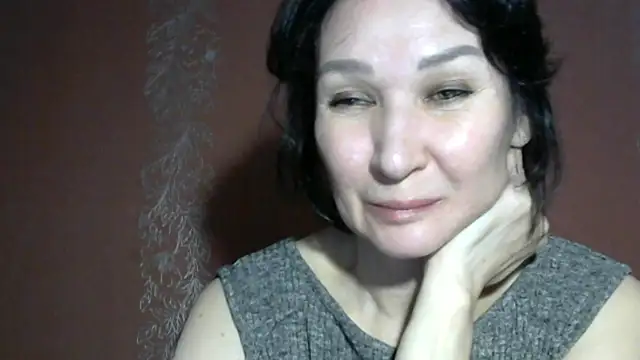 Snapshot of PrettyAndWild chatting on May 2026 01:10:02 PM PrettyAndWild online show from May 2026 01:10:02 PM
