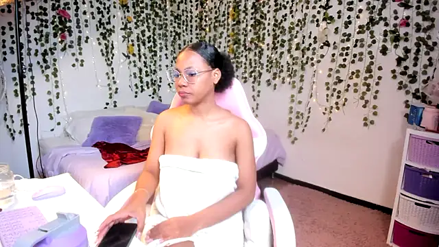 violeta milleer online show from September 2025 03:37:02 PM