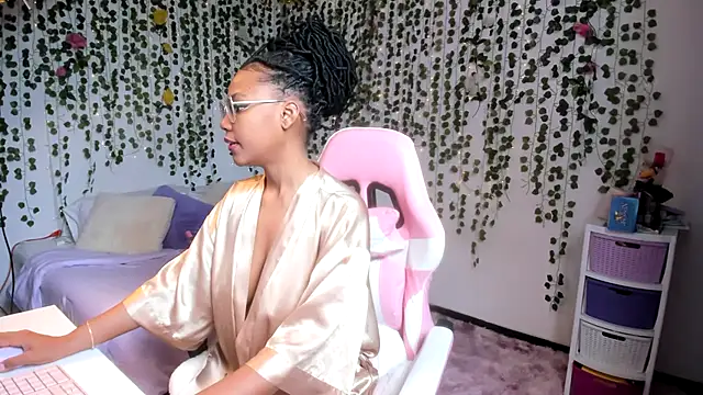 violeta milleer online show from November 2025 03:34:02 PM