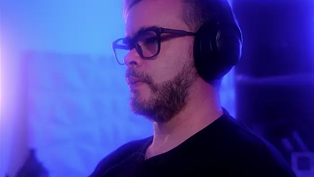 Sanders White online show from December 2025 04:29:02 AM