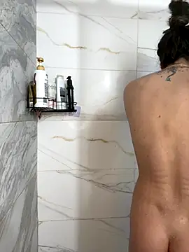 lilly sweett online show from December 2025 11:21:01 PM