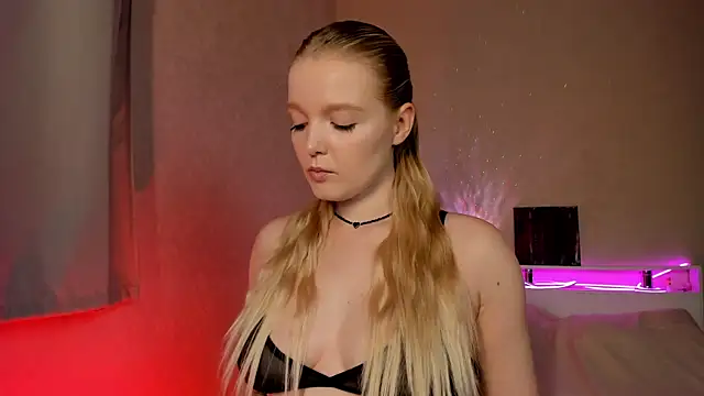 Ssweet annie online show from November 2025 04:19:01 PM