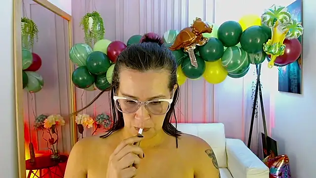 Britney taylor  online show from January 2025 11:09:01 PM