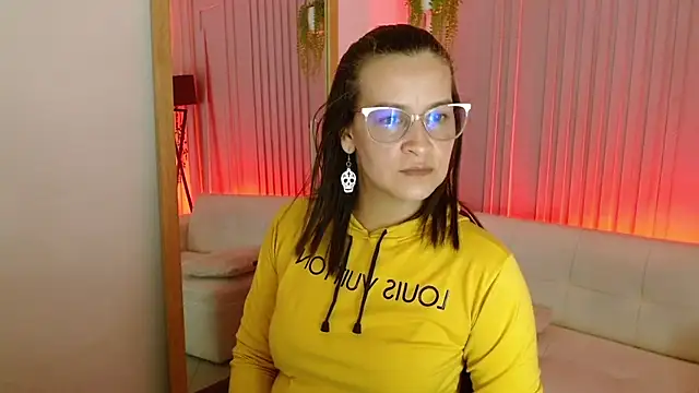 Britney taylor  online show from March 2025 06:25:01 PM