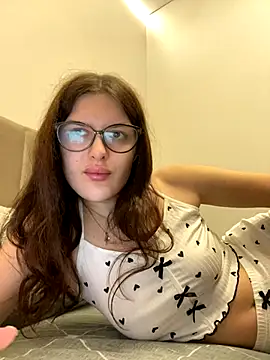 little belucci online show from December 2024 07:16:01 PM