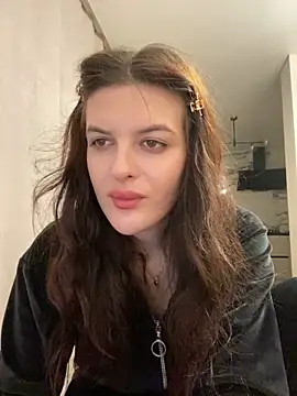 little belucci online show from December 2024 04:21:02 PM