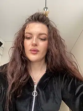 little belucci online show from February 2025 01:38:01 PM