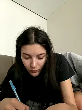 little belucci online show from October 2025 07:00:02 AM