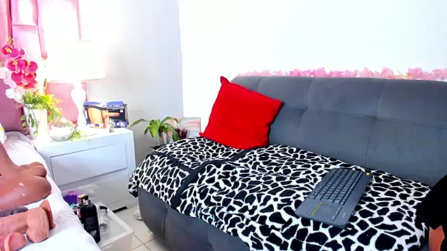 Anaa Bellaa online show from November 2025 12:30:01 AM