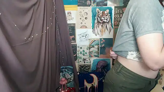 VeryVeryVeryShy  online show from February 2025 12:35:02 PM