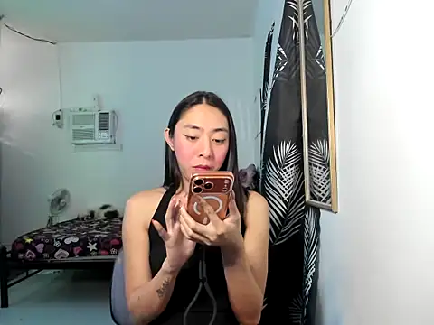 Snapshot of ErikaJayne4u chatting on January 2026 05:24:02 AM ErikaJayne4u online show from January 2026 05:24:02 AM