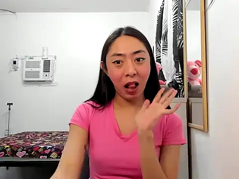 Snapshot of ErikaJayne4u chatting on March 2026 05:02:02 AM ErikaJayne4u online show from March 2026 05:02:02 AM