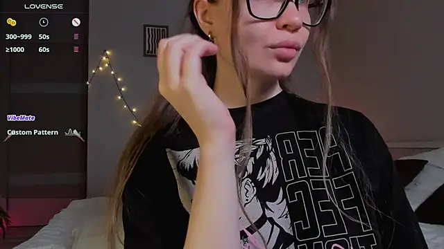 Virtual Girll online show from September 2025 06:22:01 PM