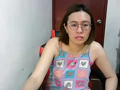 crizzybel online show from February 2025 06:51:02 PM