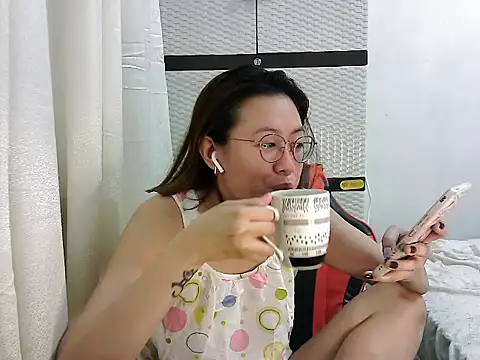 crizzybel online show from March 2025 03:53:02 PM