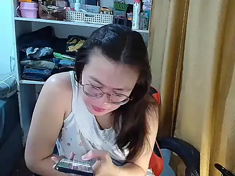 crizzybel online show from December 2025 06:04:02 PM