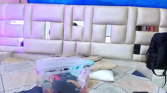 leon gaby online show from September 2025 07:14:02 PM